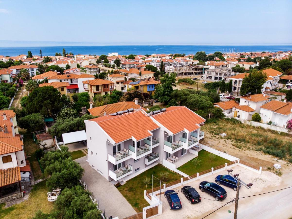 The Papoutsakis Apartments Nikíti Kültér fotó
