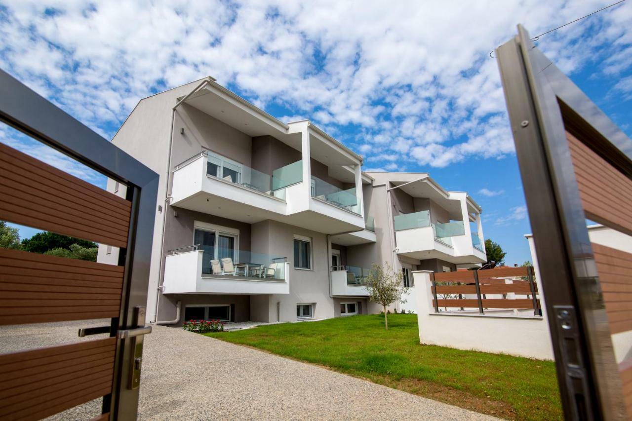 The Papoutsakis Apartments Nikíti Kültér fotó