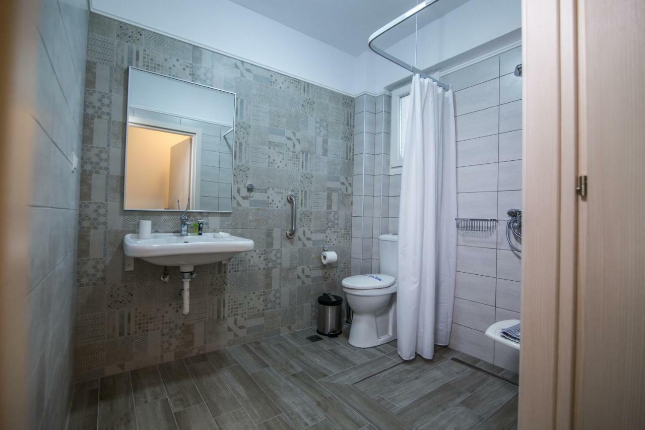 The Papoutsakis Apartments Nikíti Kültér fotó