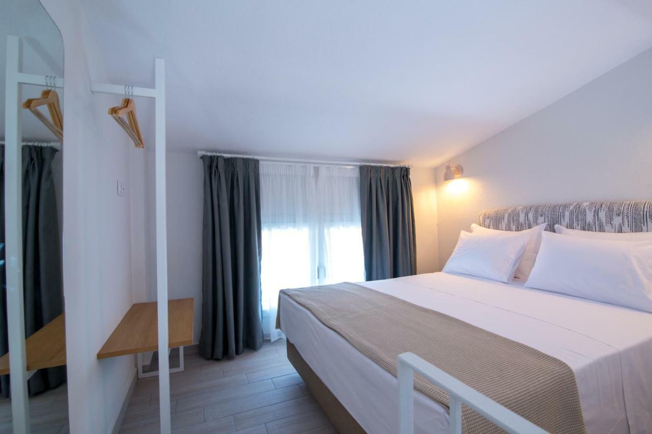 The Papoutsakis Apartments Nikíti Kültér fotó