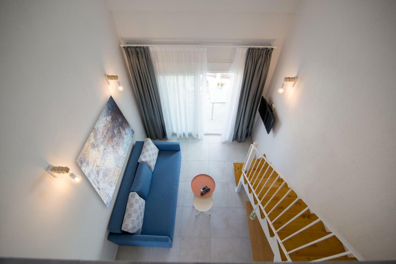 The Papoutsakis Apartments Nikíti Kültér fotó