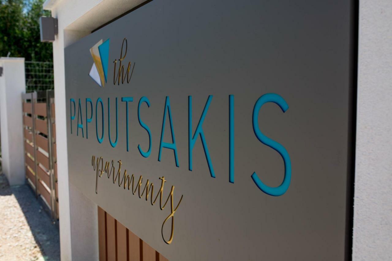 The Papoutsakis Apartments Nikíti Kültér fotó